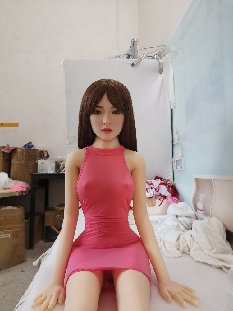 大腿可拆卸高1.63米，硅胶头，带下ti夹吸语音功能，方便携带，890邮自理