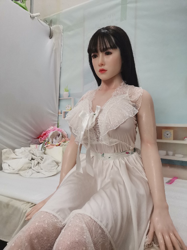 【AA624】春水堂全硅胶浅川1.6米，植发，带指骨，身材好，成色新，无钉站立，1600邮自理！