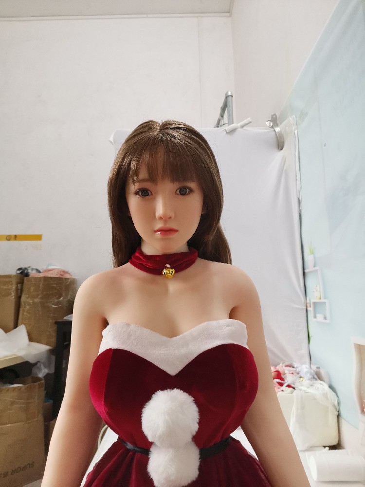 【BA813】1.68米，硅胶头植发，带下ti夹吸触摸发音功能，整体成色新，脚底小瑕疵，980邮自理！