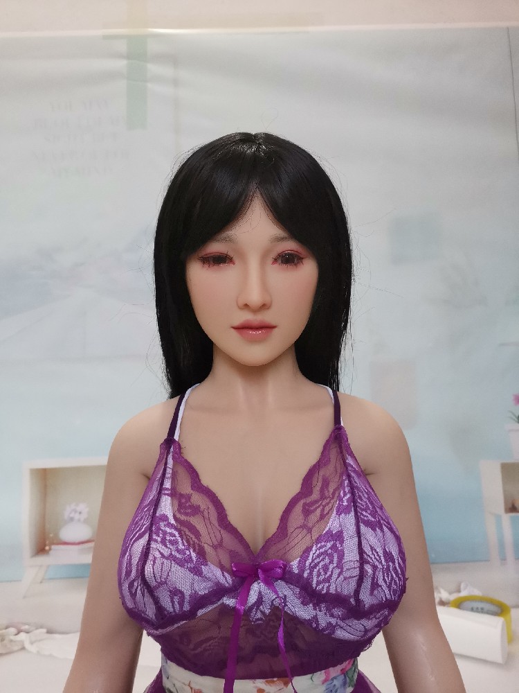 [AA514]全硅胶1.5米，带站立，脚修补，屁股压痕，750邮自理！