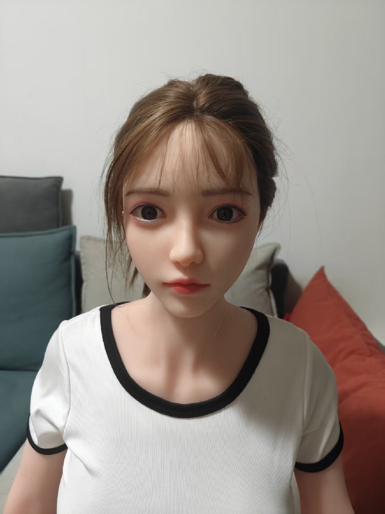 潮影1.69米，软硅胶头植发，带口X，原价4000多，成色新，1000邮自理