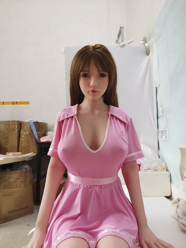 (BA607)  潮影1.6米，硅胶头植发，带下ti夹吸触摸发音功能，肩和屁股轻微染色，1200邮自理！