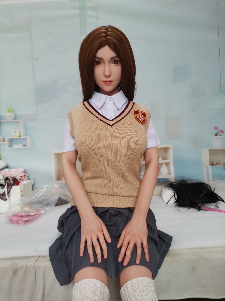 （AA681）  潮影全硅胶1.6米，带触摸发音功能，成色新，原价8000多，带站立，1900邮自理！