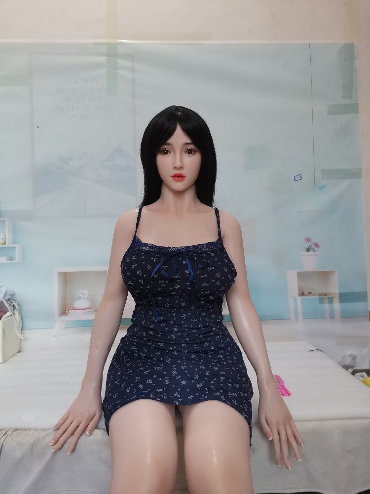 （AAA654）春水堂全硅胶1.6米，身材很好11月份的娃娃，成色新，加软，1600邮自理！