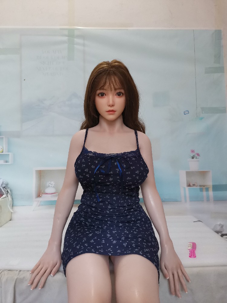 （AAA654）全硅胶1.6米，植发，身材好，成色新，全身加软，1900邮自理！