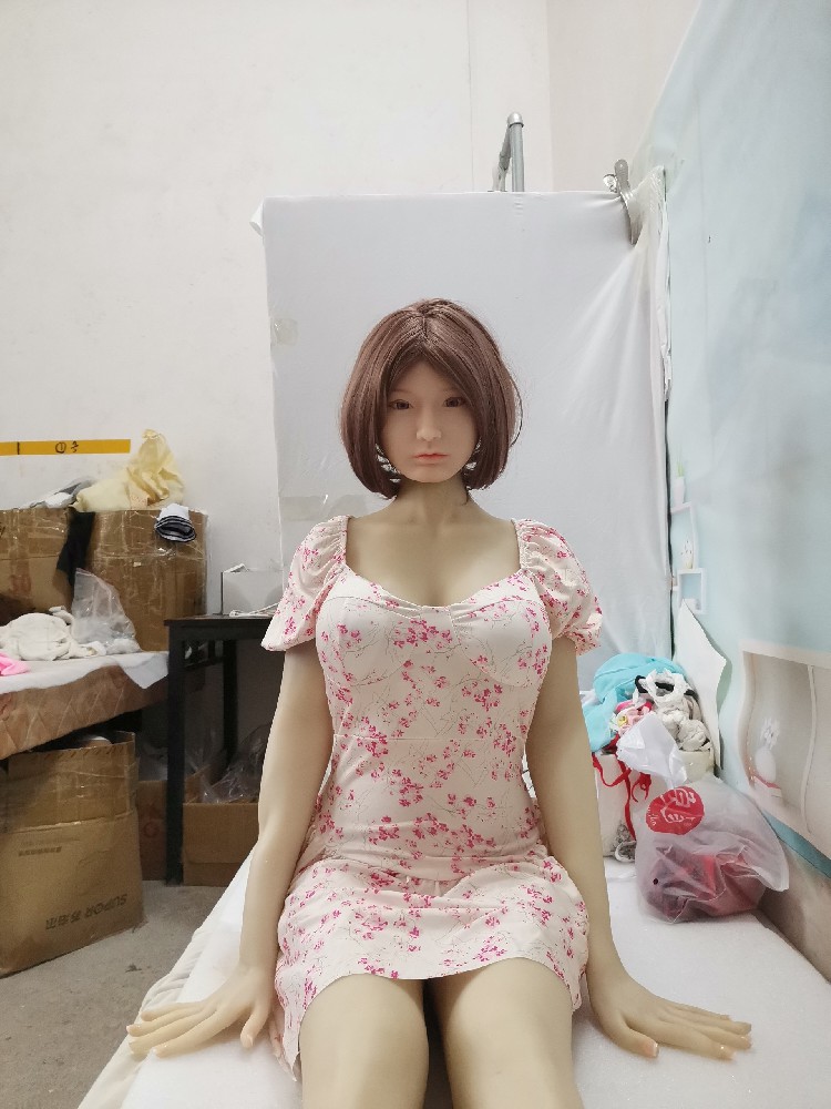 (BB515)  1.65米，大腿根和腋下微裂，骨架进水，260包邮