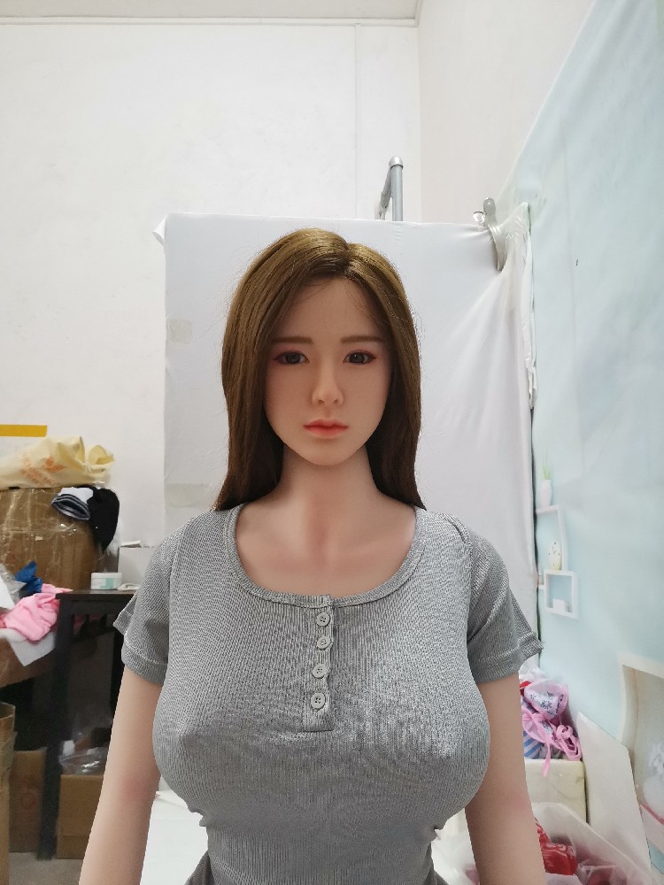 （BA517）  1.65米，硅胶头植发，890邮自理！