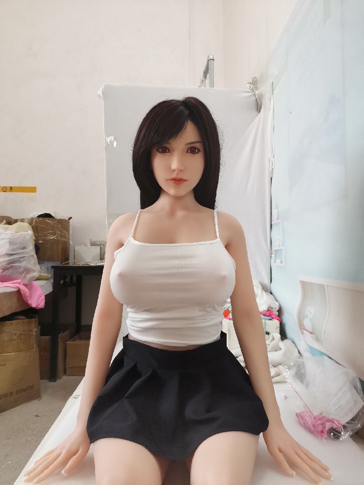 （BA816）潮影最终幻想蒂法1.58米，软硅胶头植发，带活动下巴口腔舌头+下ti夹吸+触摸发音功能，成色新，1500邮自理！