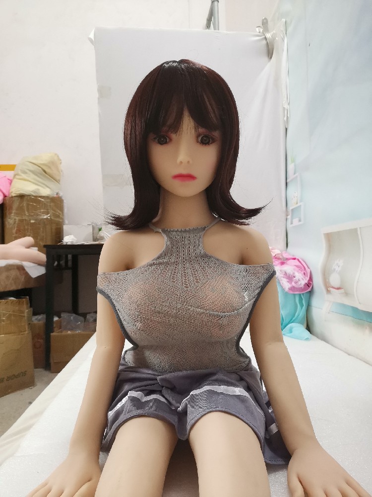 （BB189）  合金骨架1.1米，成色差。关节松的，大腿根，手肘开裂，150包邮！