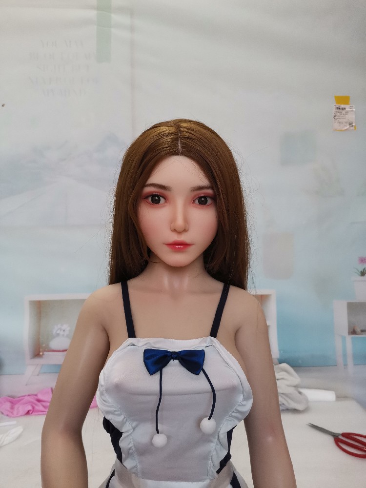 （AAA494）全硅胶 1.4米，硅胶头植发，带站立，肛门口有点磨损，980邮自理！