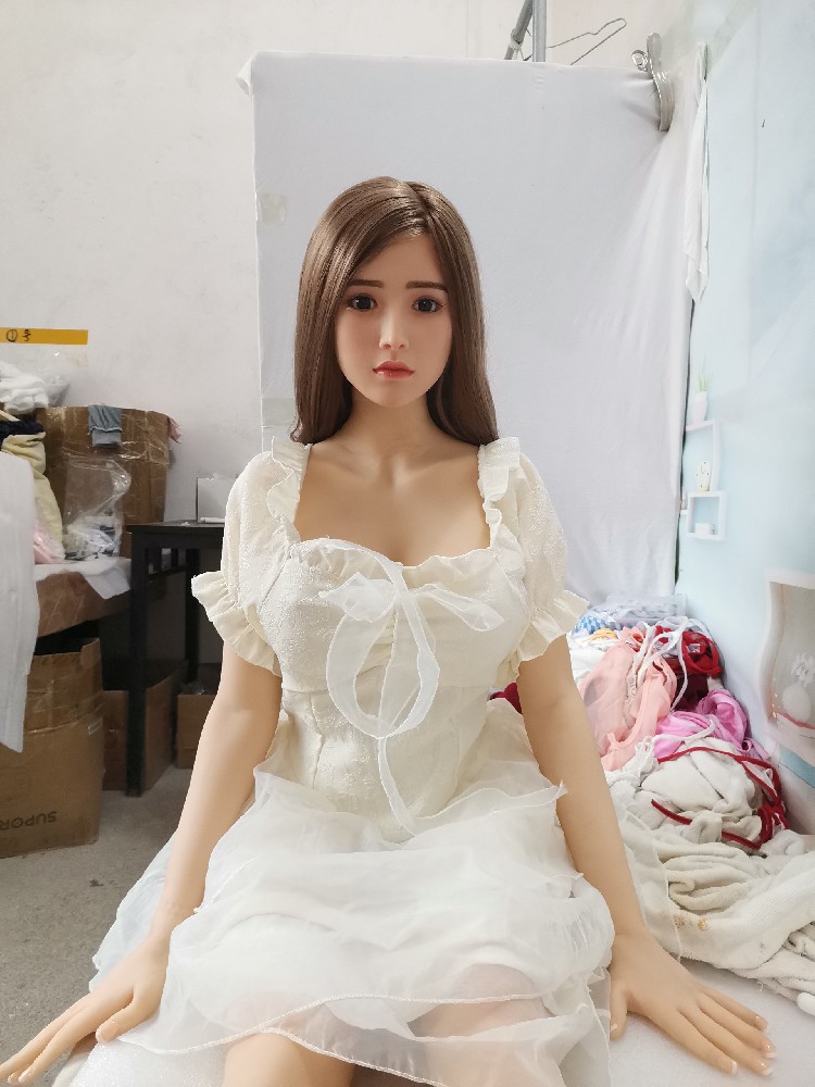 （BA628） 1.6米，硅胶头植发，带下ti夹吸触摸发音功能，身材好，950邮自理！