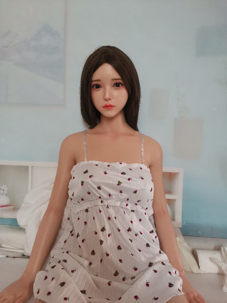 （AA601）  Shedoll全硅胶松关节楚玥1.6米，带活动下巴口腔舌头，指骨，全身很软，鼻子有点掉妆，原价1.3万，2800邮自理！