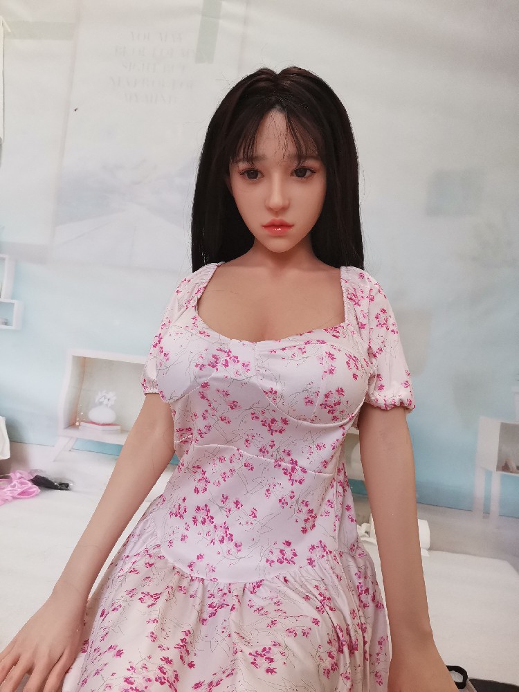 （AA909）潮影全硅胶智敏1.59米，软硅胶头植发，带活动下巴口腔舌头，背部微瑕，成色新，原价10000多，2200邮自理！