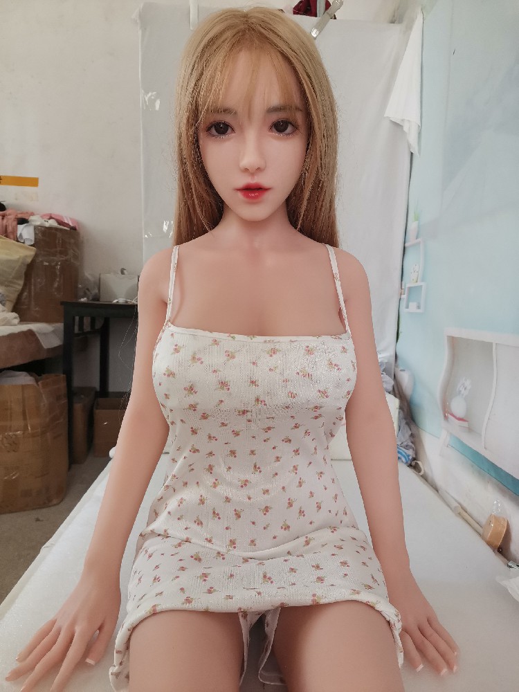 （BA509） 潮影小七1.5米，软硅胶头植发带活动下巴口腔舌头，带触摸发音，原价4000多，成色新，1090邮自理！