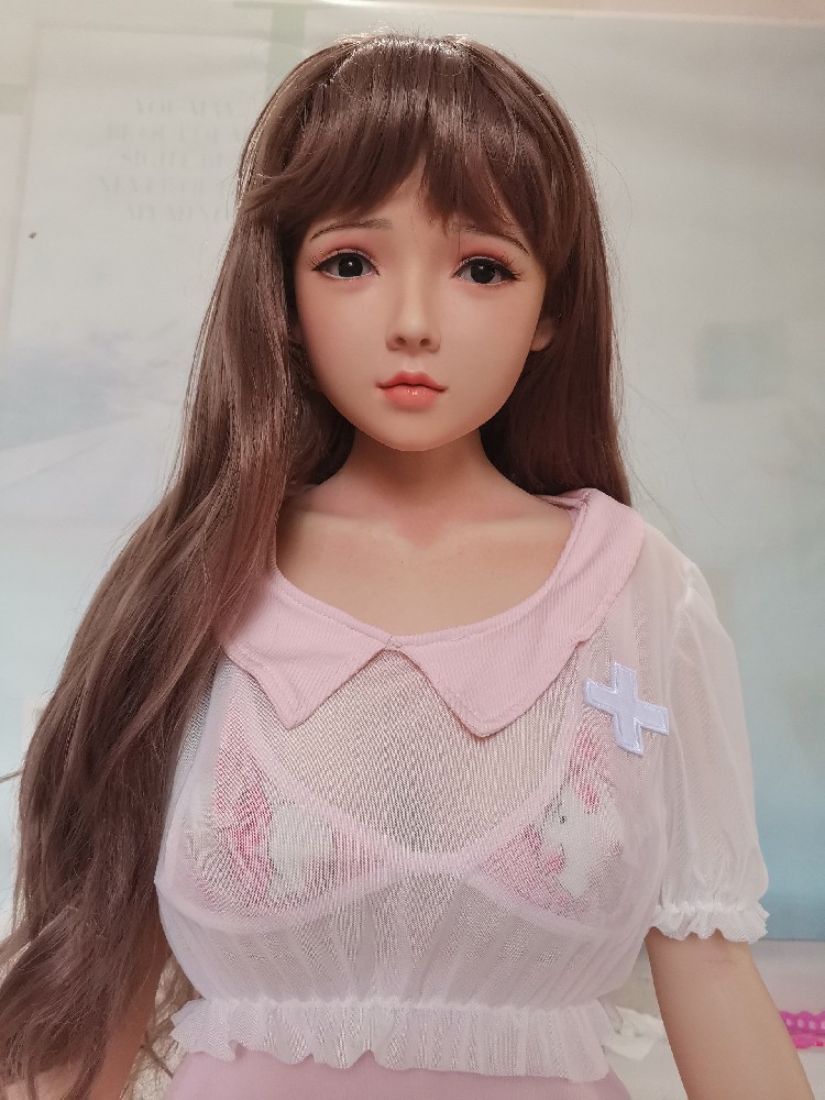 （AA940）全硅胶1.49米，带指骨，原价8500，手和脚有点小瑕疵，1500邮自理！