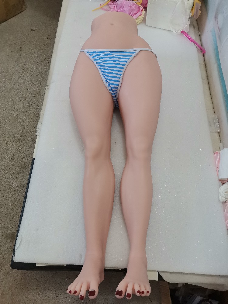 （B542）腿模长1.05米，重60斤，身材很好，390邮自理！