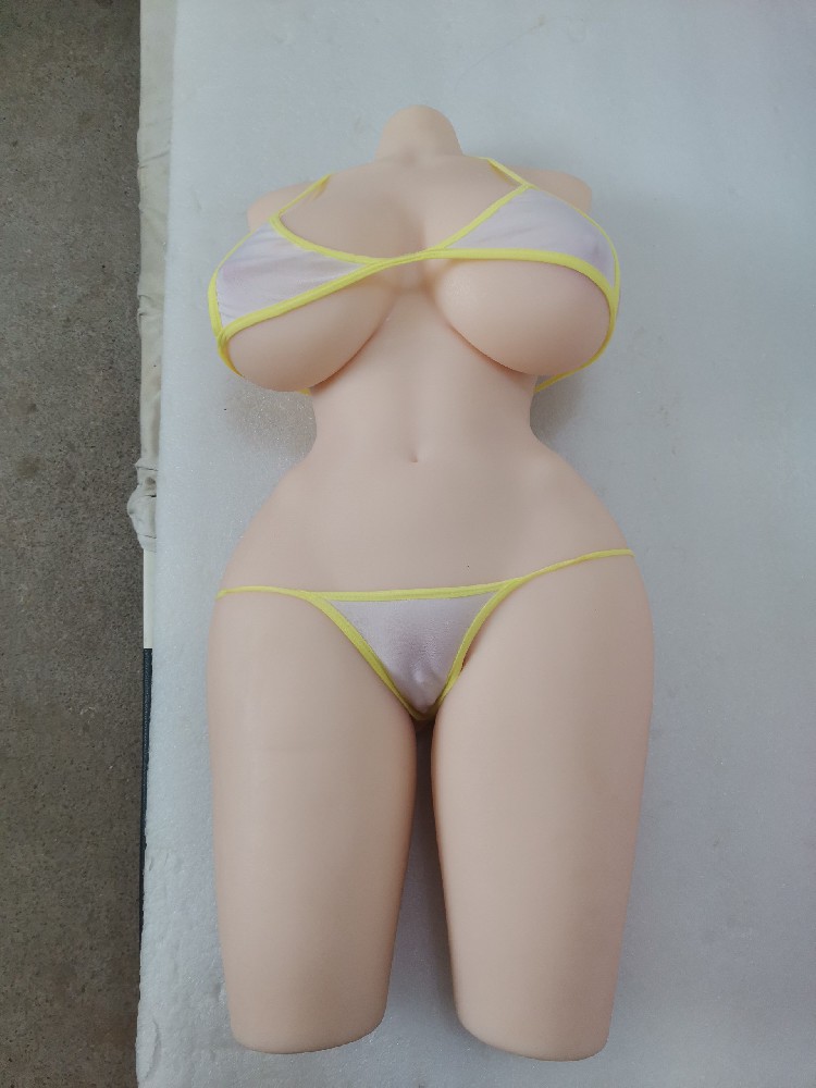 （B061） 半身高80厘米，45斤，软胸，身材好，390邮自理！