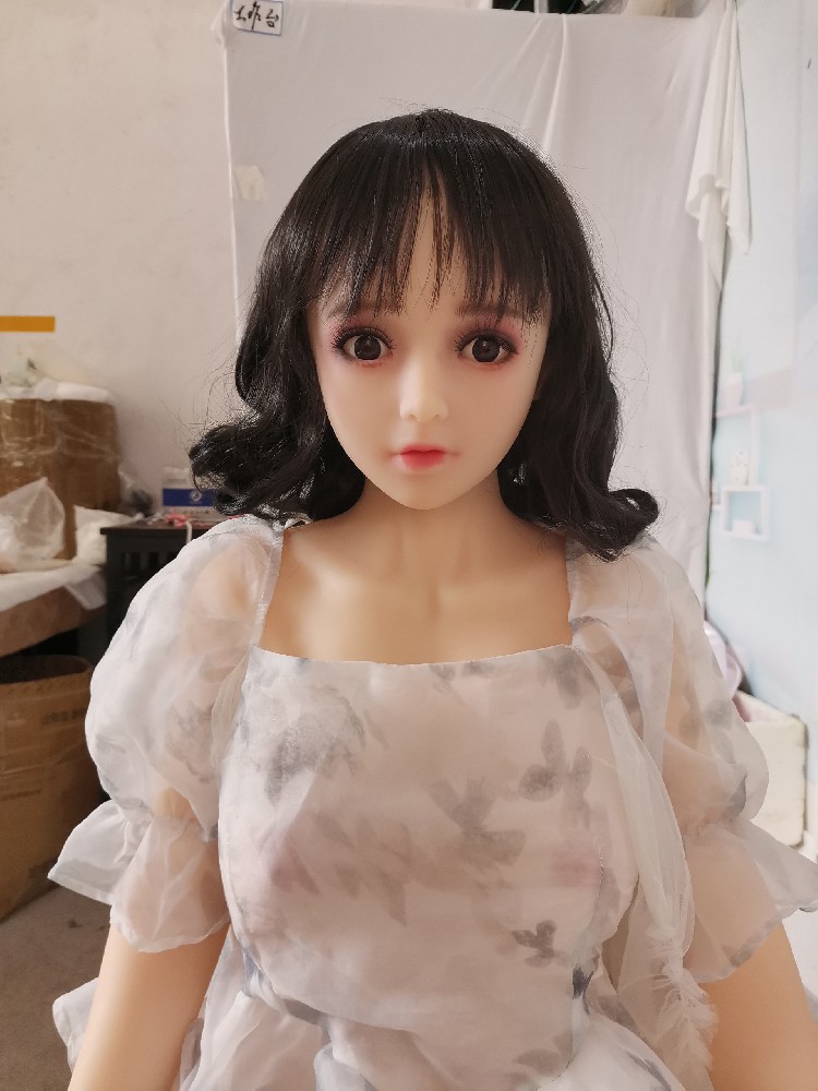 （BB208）1.52米，带下ti夹吸和触摸发音功能，屁股和脚底有点压伤，490邮自理！